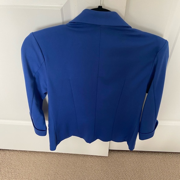 Blazer - Picture 2 of 4